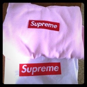 Supreme hoodie